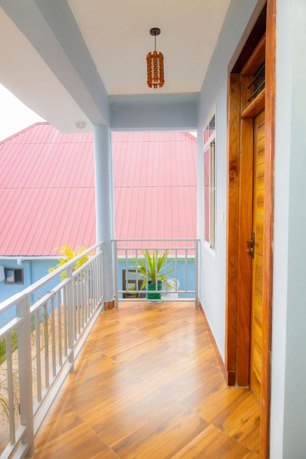 Mangi Mangi Accomodation Нунгви Экстерьер фото